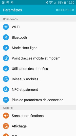 Faites défiler et sélectionnez Réseaux mobiles