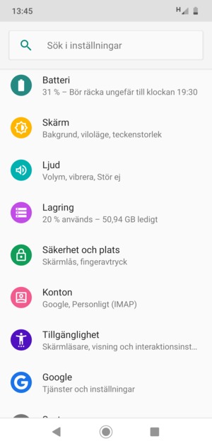 Scrolla till och välj Säkerhet och plats