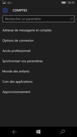 Sélectionnez Adresse de messagerie et comptes