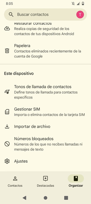 Desplácese y seleccione Gestionar SIM
