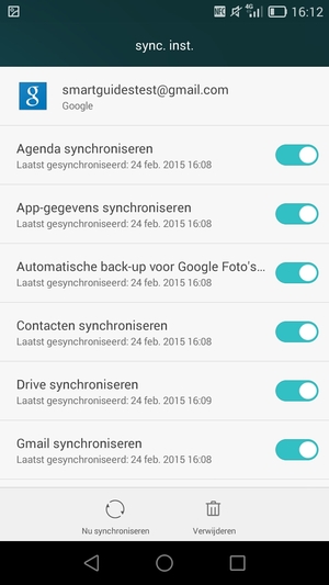 Zorg ervoor dat Contacten synchroniseren geselecteerd is