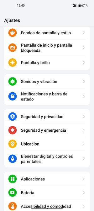 Desplácese y seleccione Seguridad y privacidad