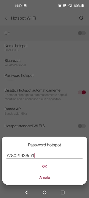 Inserisci una password dell'hotspot Wi-Fi di almeno 8 caratteri e seleziona OK