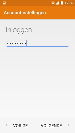 Voer uw Gmail of Hotmail wachtwoord in en selecteer VOLGENDE