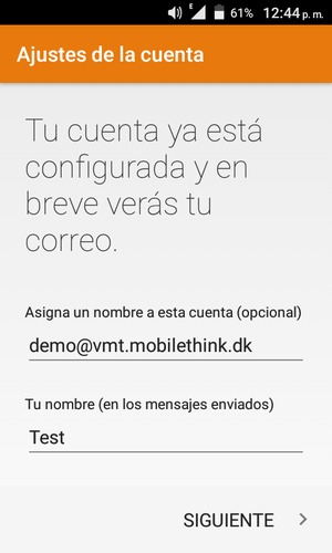Déle a su cuenta un nombre y escriba su nombre. Seleccione SIGUIENTE