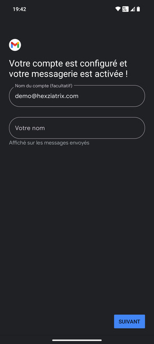 Donnez un nom à votre compte et saisissez votre nom. Sélectionnez SUIVANT