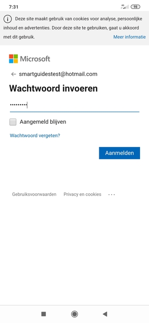 Voer uw Hotmail wachtwoord in en selecteer Aanmelden