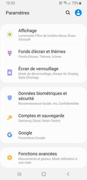 Faites défiler et sélectionnez Donnèes biométriques et sécurité