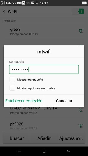 Introduzca la contraseña de Wi-Fi y seleccione Establecer conexión