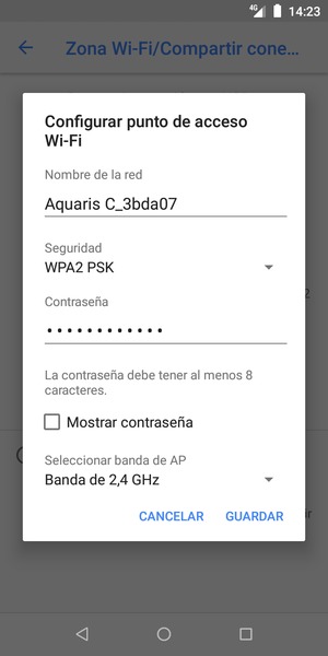 Introduzca una contraseña de punto de acceso Wi-Fi de al menos 8 caracteres y seleccione GUARDAR