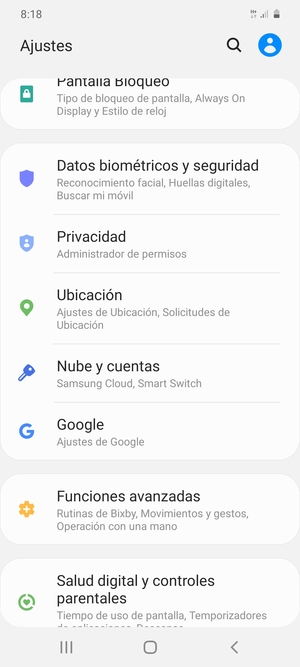 Desplácese y seleccione Nube y cuentas
