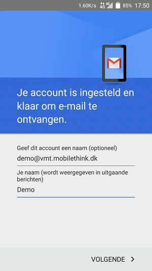 Geef uw account een naam en voer uw naam in. Selecteer VOLGENDE
