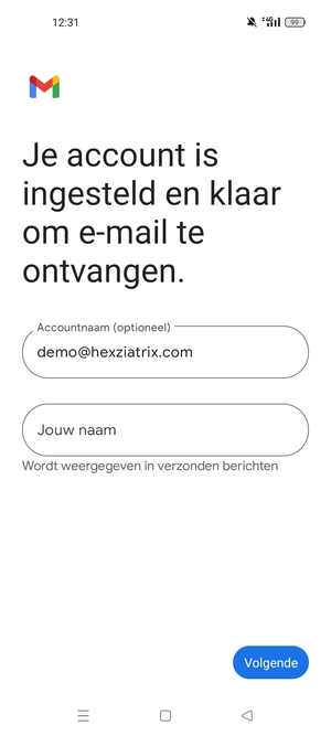 Geef uw account een naam en voer uw naam in. Selecteer Volgende