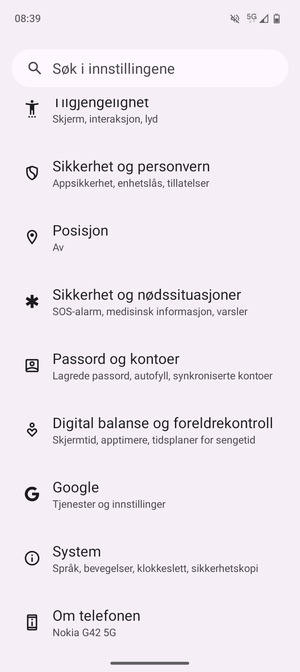 Gå tilbake til Innstillinger-menyen og velg Passord og kontoer