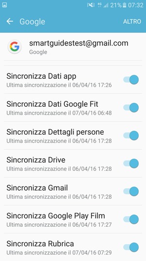 Assicurati che Sincronizza Rubrica sia selezionato