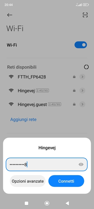 Inserisci la password del Wi-Fi e seleziona Connetti