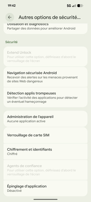 Faites défiler et sélectionnez Verrouillage de  carte SIM
