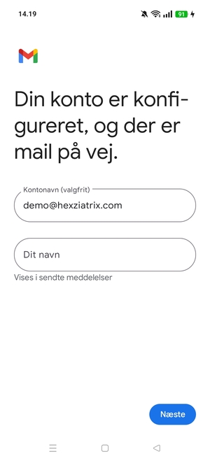 Giv din konto et navn og indtast dit navn. Vælg Næste