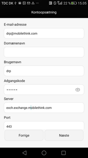 Scroll ned og indtast Exchange serveradressen. Vælg Næste