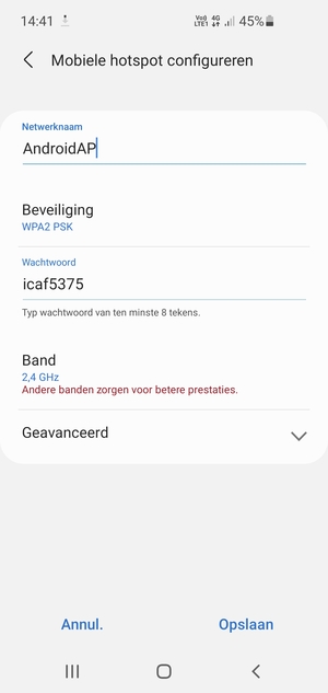 Voer een wachtwoord van ten minste 8 tekens in en selecteer Opslaan