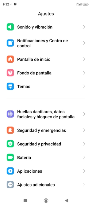Desplácese y seleccione Huellas dactilares, datos faciales y bloqueo de pantalla