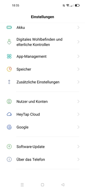 Scrollen Sie und wählen Sie Nutzer und Konten