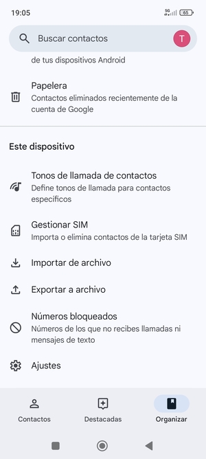 Desplácese y seleccione Gestionar SIM
