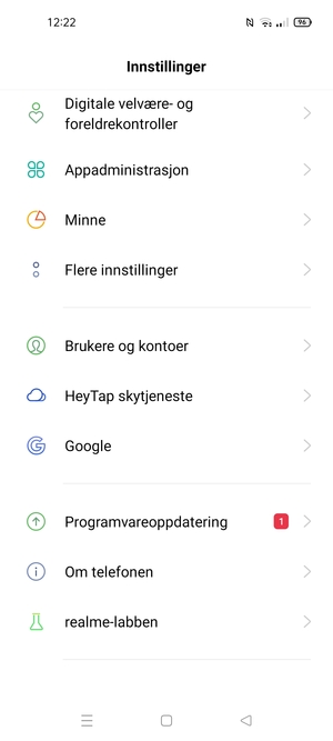 Gå tilbake til Innstillinger-menyen og bla til og velg Brukere og kontoer