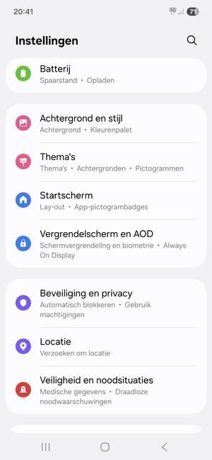 Scroll naar en selecteer Beveiliging en privacy