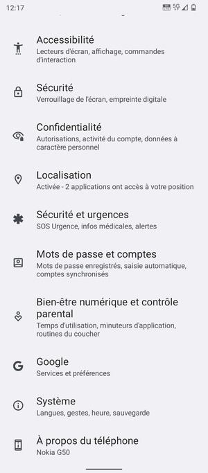 Faites défiler et sélectionnez Mots de passe et comptes