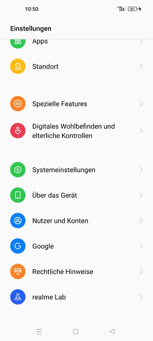 Scrollen Sie und wählen Sie Über das Gerät
