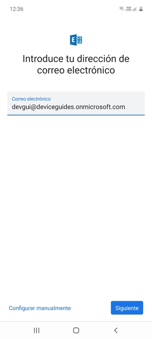 Introduzca su Dirección de correo electrónico y seleccione Configurar manualmente