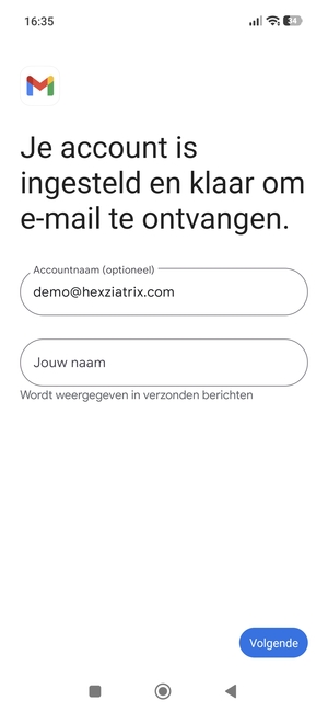 Geef uw account een naam en voer uw naam in. Selecteer Volgende