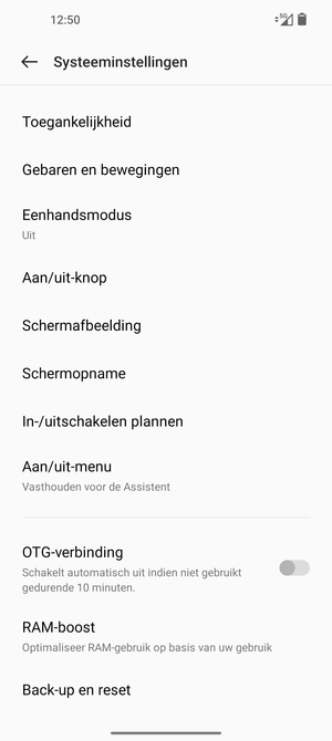 Scroll naar en selecteer Back-up en reset