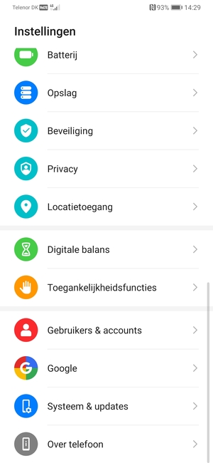 Scroll naar en selecteer Systeem & updates