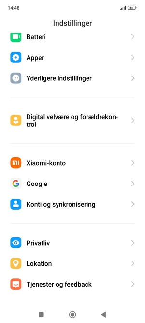Scroll til og vælg Konti og synkronisering