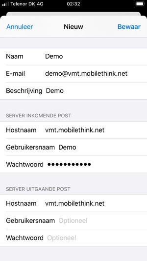 Voer e-mailgegevens voor SERVER UITGAANDE POST in en selecteer Bewaar