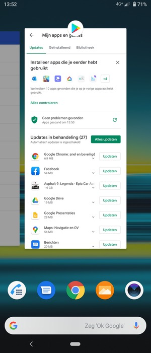 Veeg apps naar boven om ze te sluiten. Dit spaart de batterij.