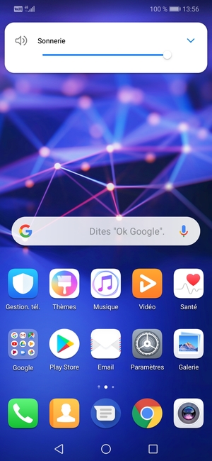 Maintenir appuyé pour baisser le volume au niveau requis