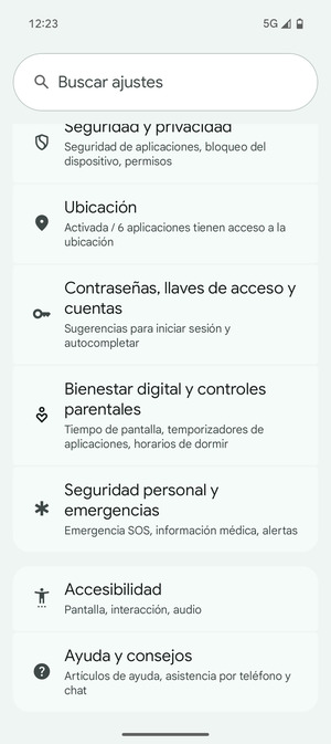Desplácese y seleccione Contraseñas, llaves de acceso y cuentas