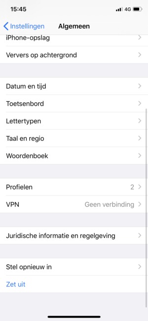 Scroll naar en selecteer Stel opnieuw in