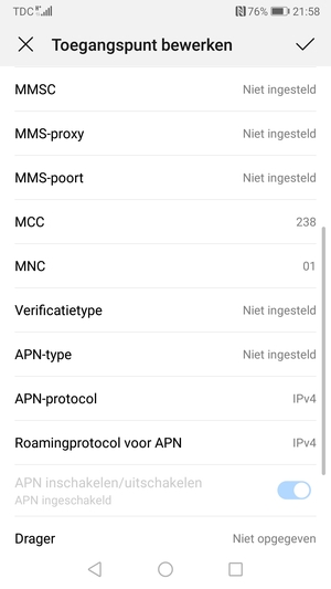 Scroll naar beneden en voer internetgegevens in