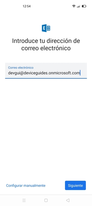 Introduzca su Dirección de correo electrónico y seleccione Configurar manualmente