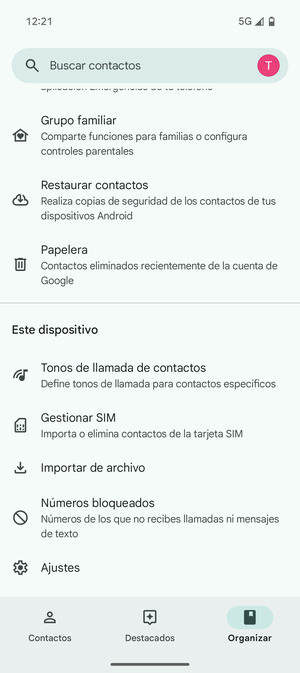 Desplácese y seleccione Gestionar SIM