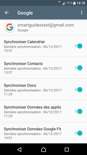 Assurez-vous que Synchroniser Contacts est sélectionné