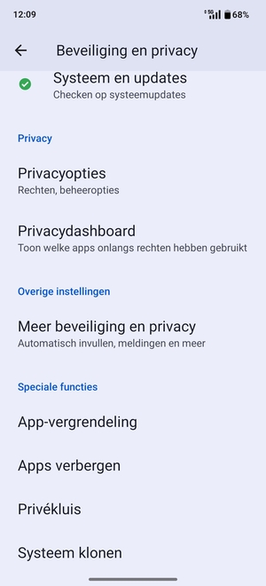 Scroll naar en selecteer Meer beveiliging en privacy