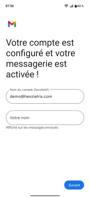Donnez un nom à votre compte et saisissez votre nom. Sélectionnez Suivant