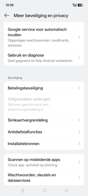 Scroll naar en selecteer Simkaartvergrendeling