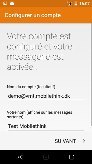 Donnez un nom à votre compte et saisissez votre nom. Sélectionnez SUIVANT