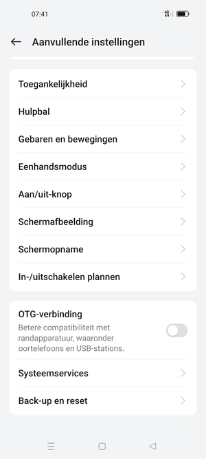 Scroll naar en selecteer Back-up en reset
